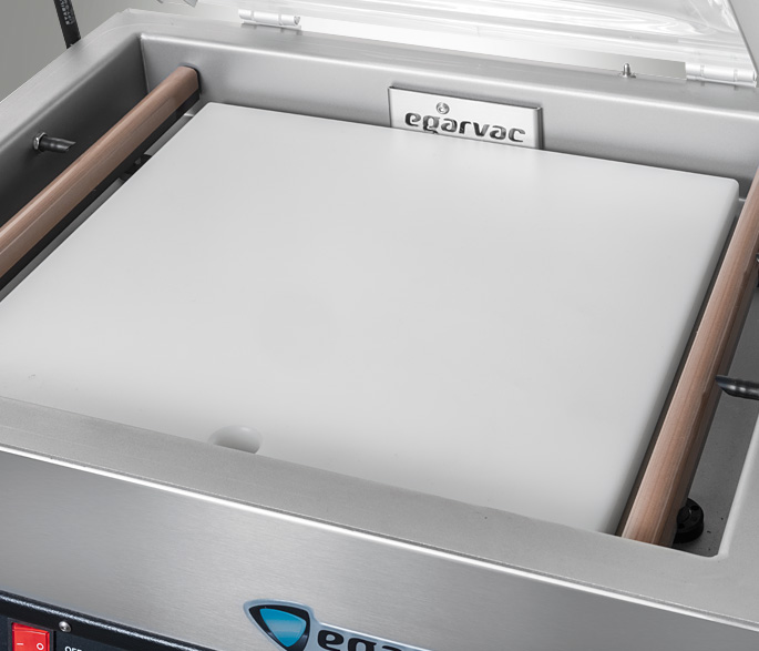 Envasadora EGAR-2 EGARVAC, diseñada para ofrecer eficiencia y precisión en el envasado